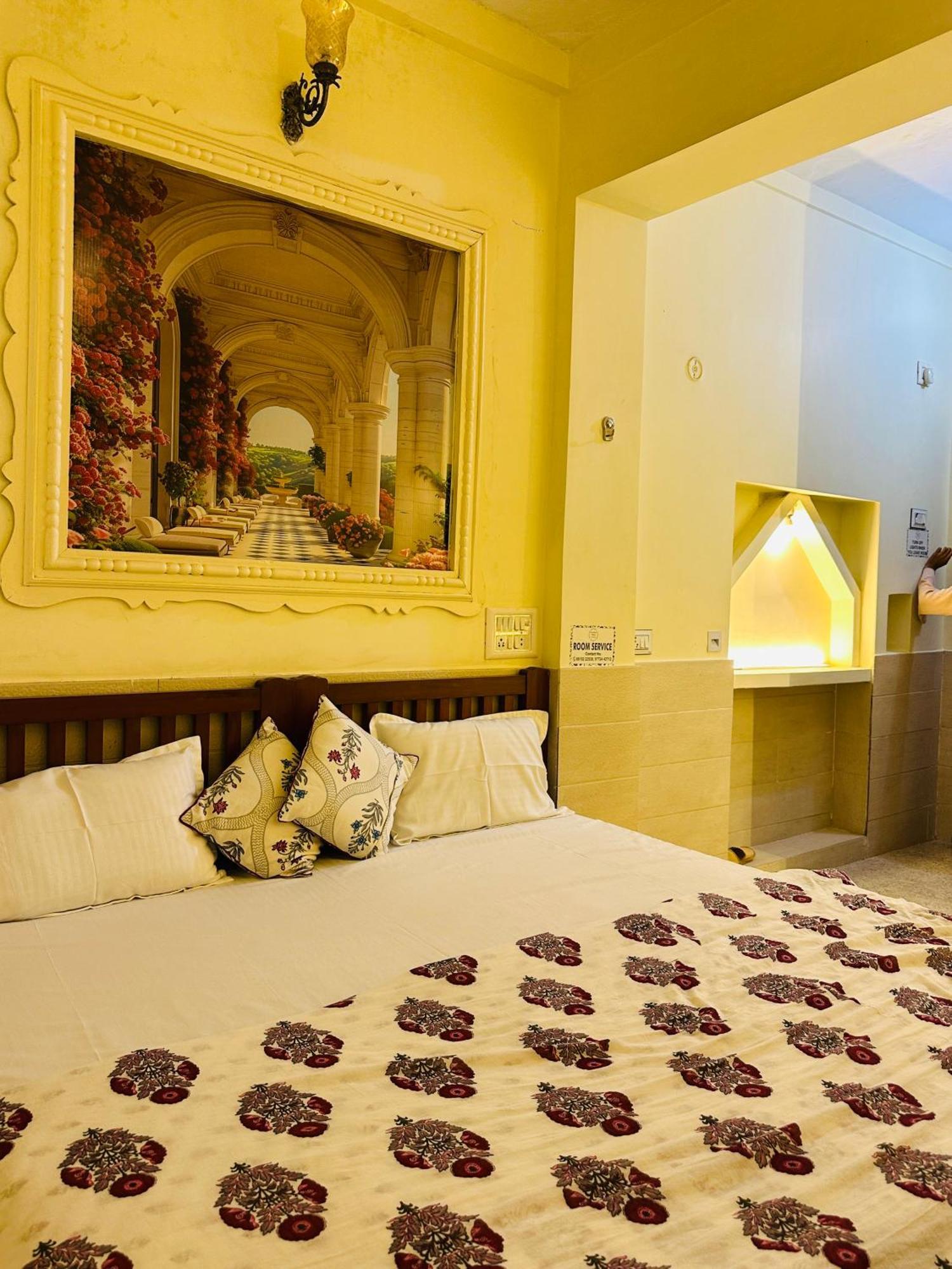 Hostel Travellers Village *