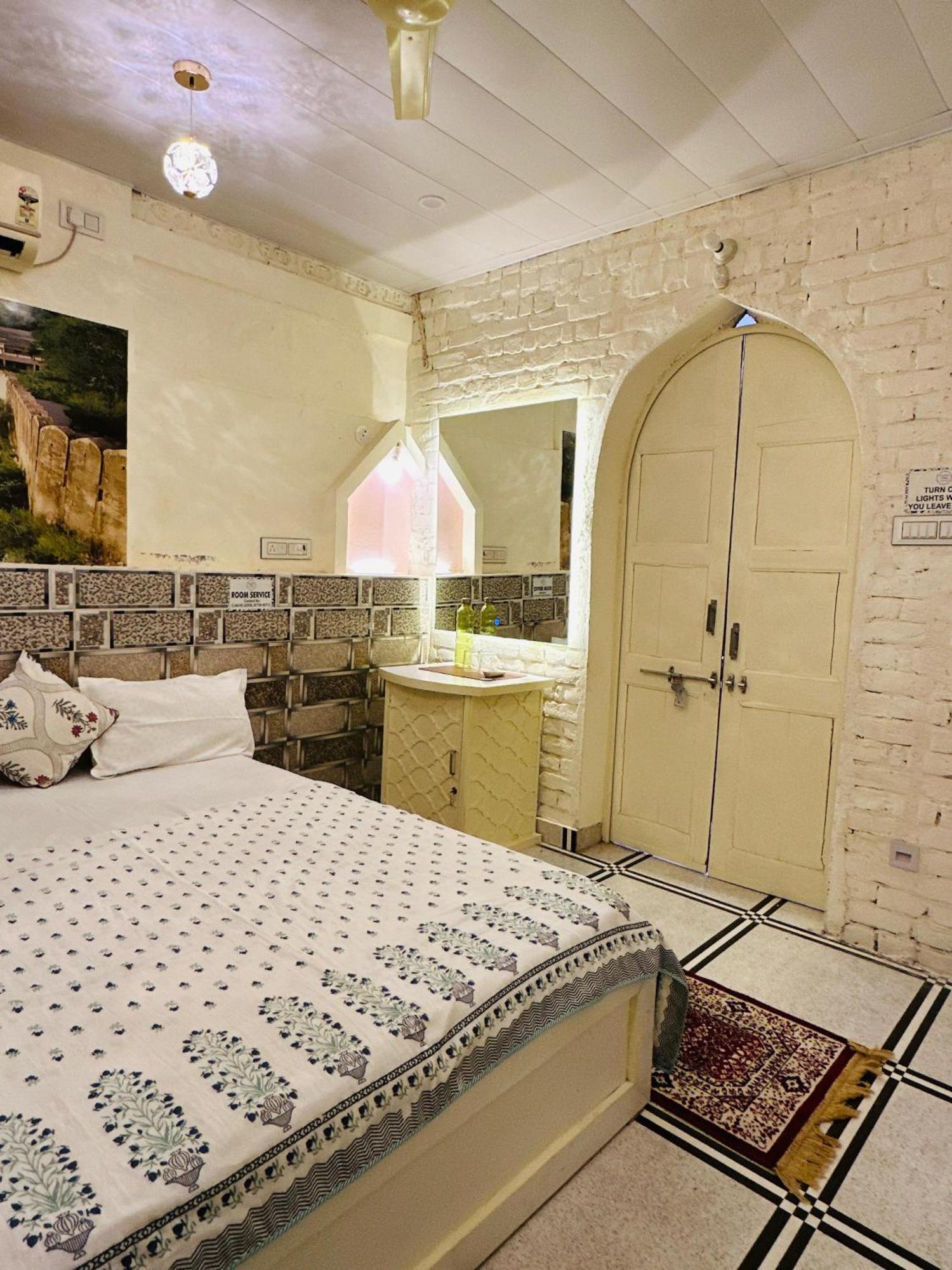 Travellers Village * Jaipur