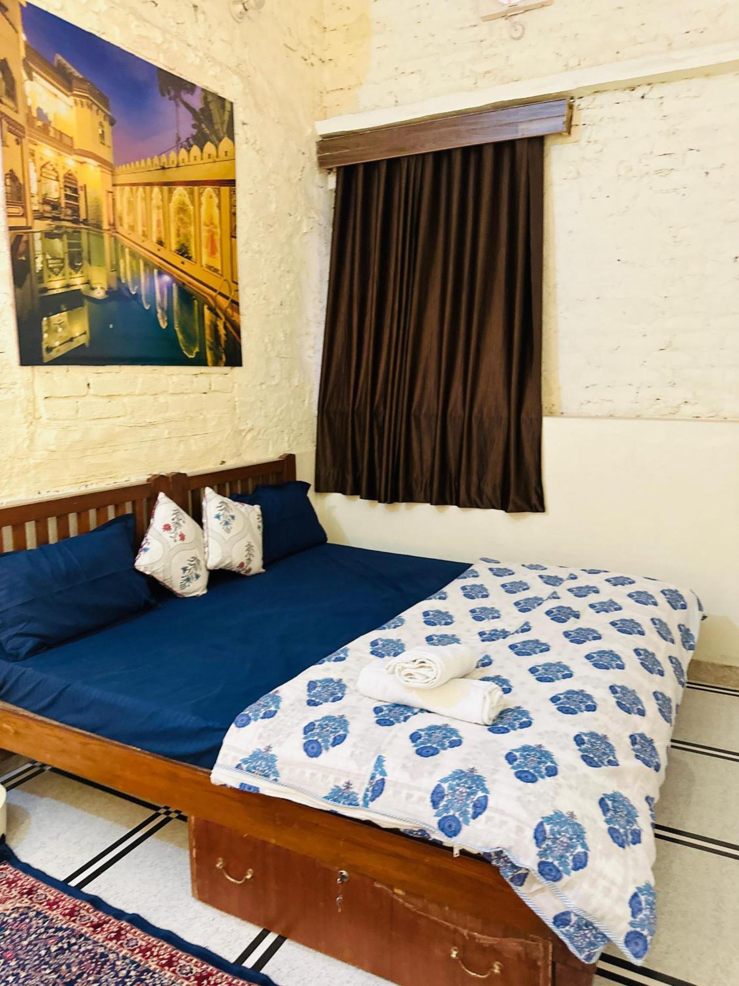 Travellers Village Hostel Jaipur